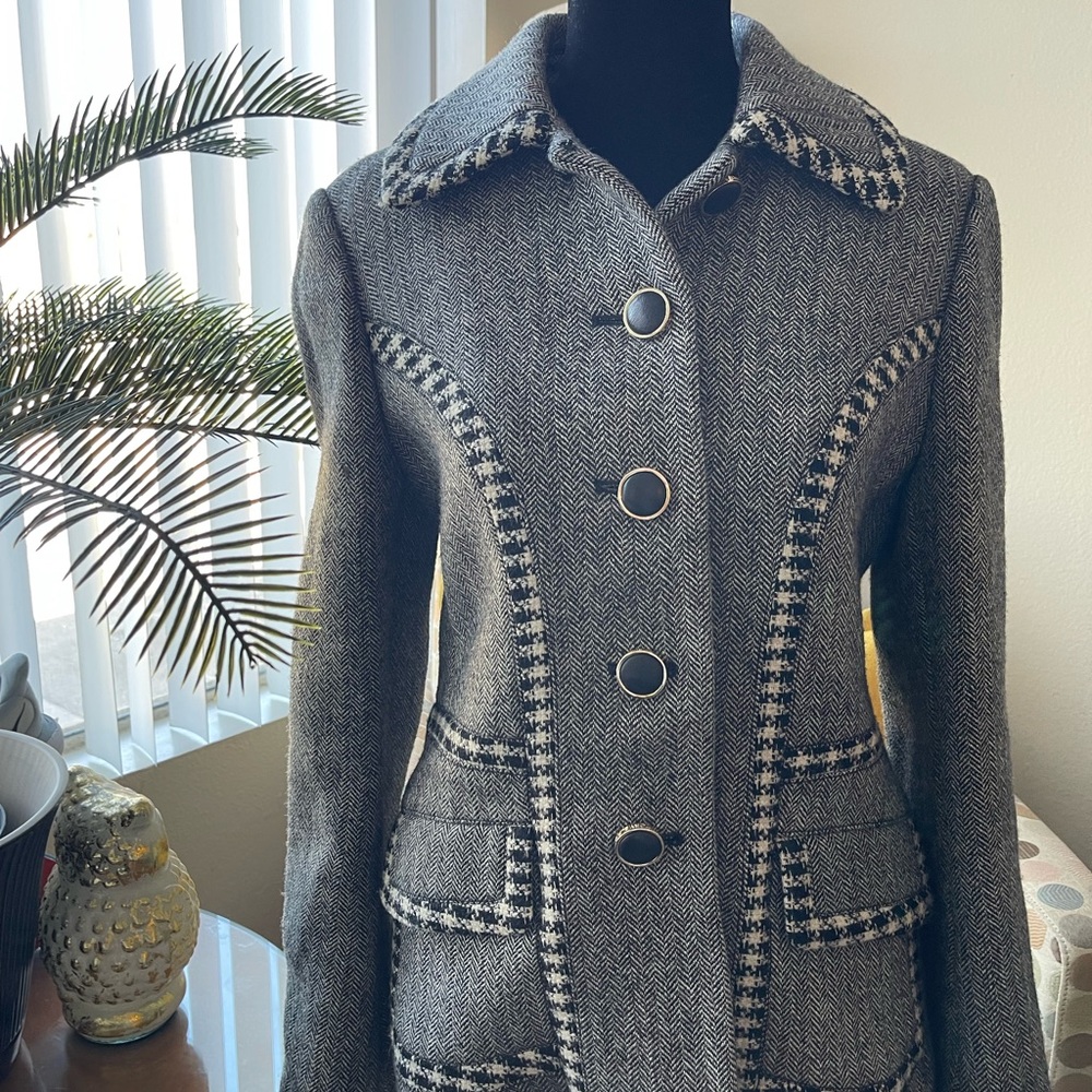 Elegant Gray Herringbone Women's Coat
